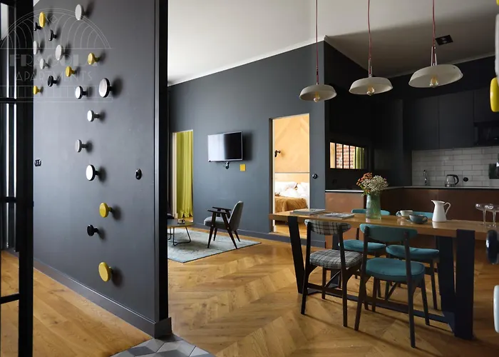 Goldfinger 3-Bed Unique Apartment In The Heart Of Podgorze